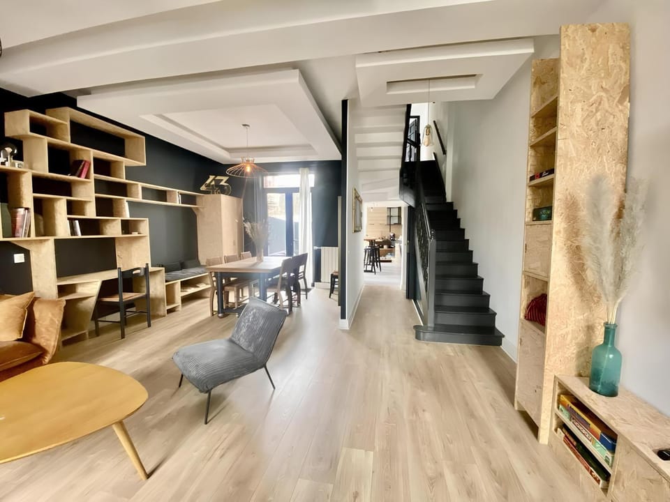 Living room, kitchen