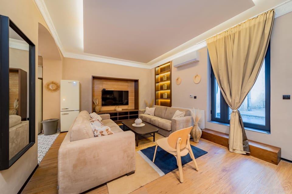 TV and multimedia, Living room, Photo of the whole room, Seating area