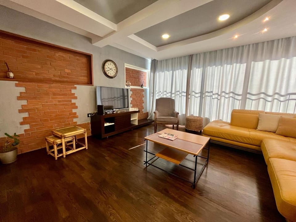 TV and multimedia, Living room, Seating area