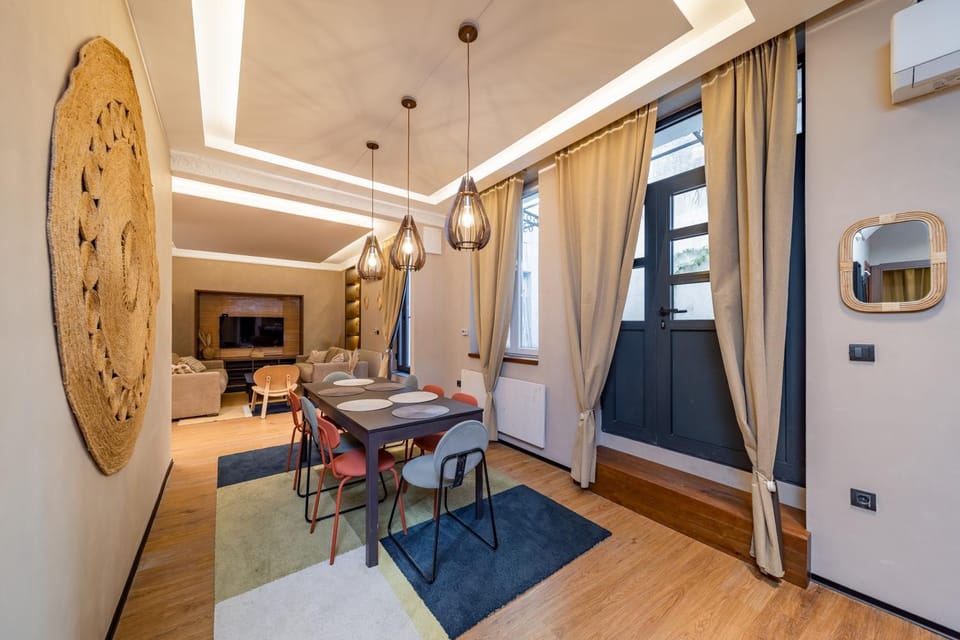 TV and multimedia, Photo of the whole room, air conditioner