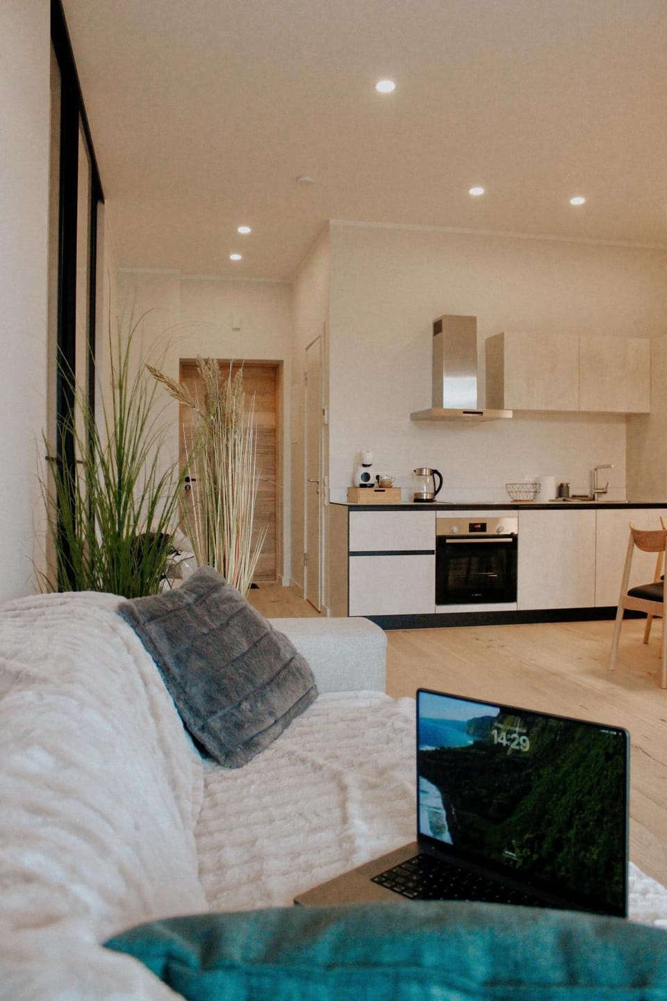 Kitchen or kitchenette, Living room, Seating area