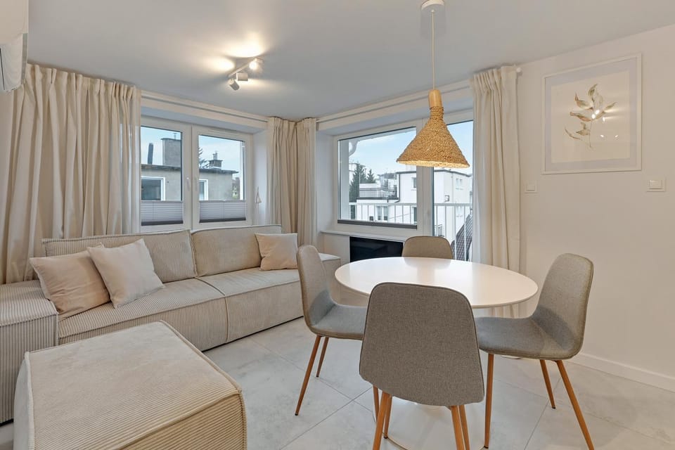 Kitchen or kitchenette, Living room, Photo of the whole room, Decorative detail, Dining area, Area and facilities