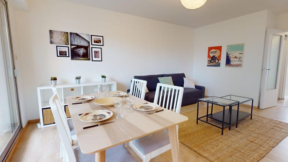 Living room, Dining area