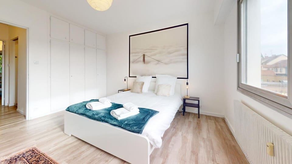 Bed, Photo of the whole room