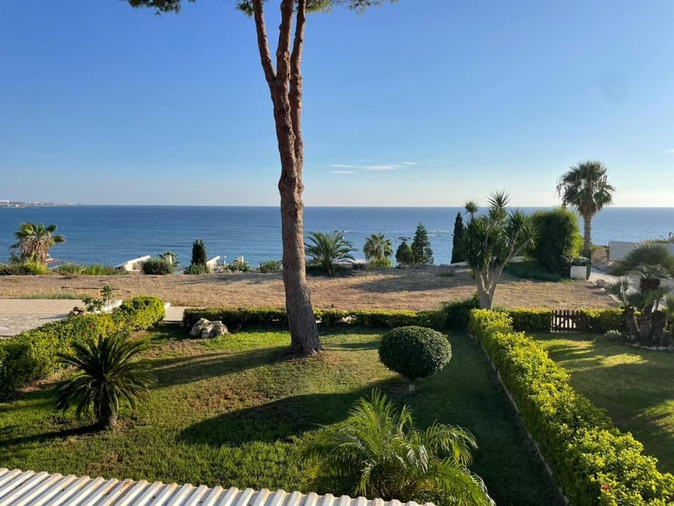 Garden view, Sea view