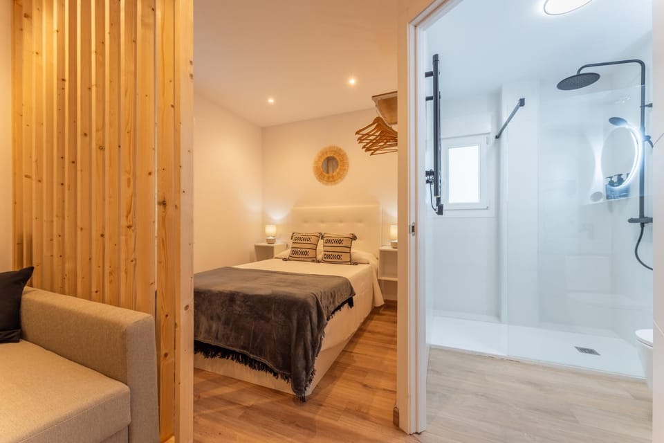 Shower, Photo of the whole room, Bedroom