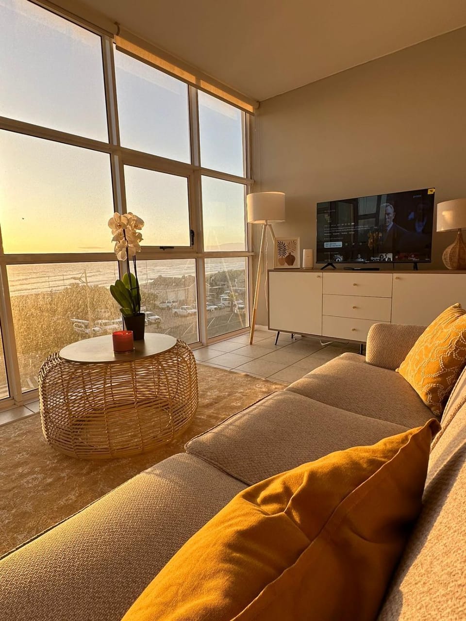 TV and multimedia, Seating area, Sea view, Sunset