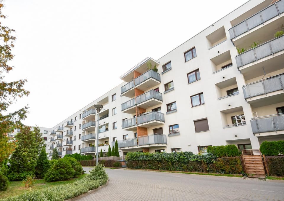 Property building, Neighbourhood