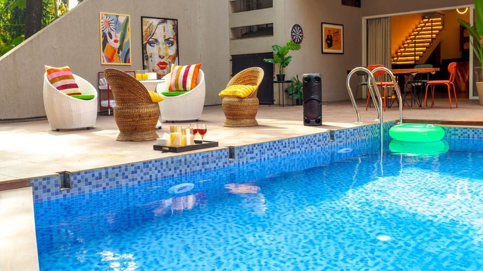 Pool view, Swimming pool