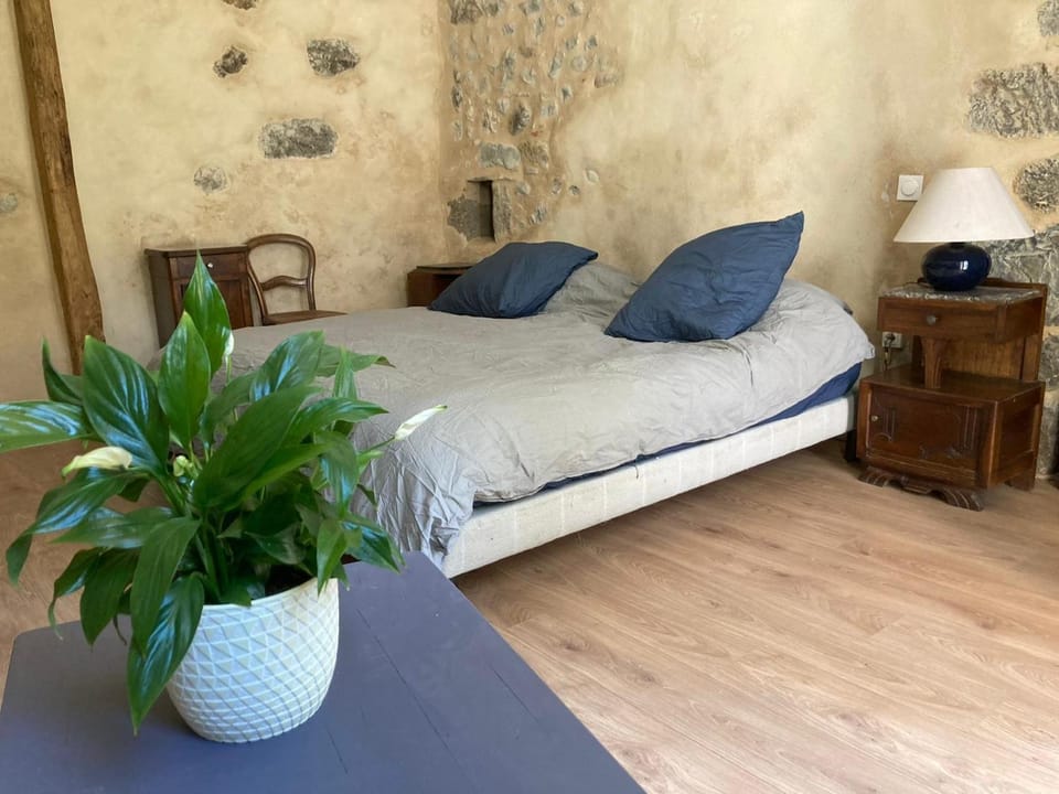 Bed, Photo of the whole room, Bedroom, Internal: Not applicable to any particular room