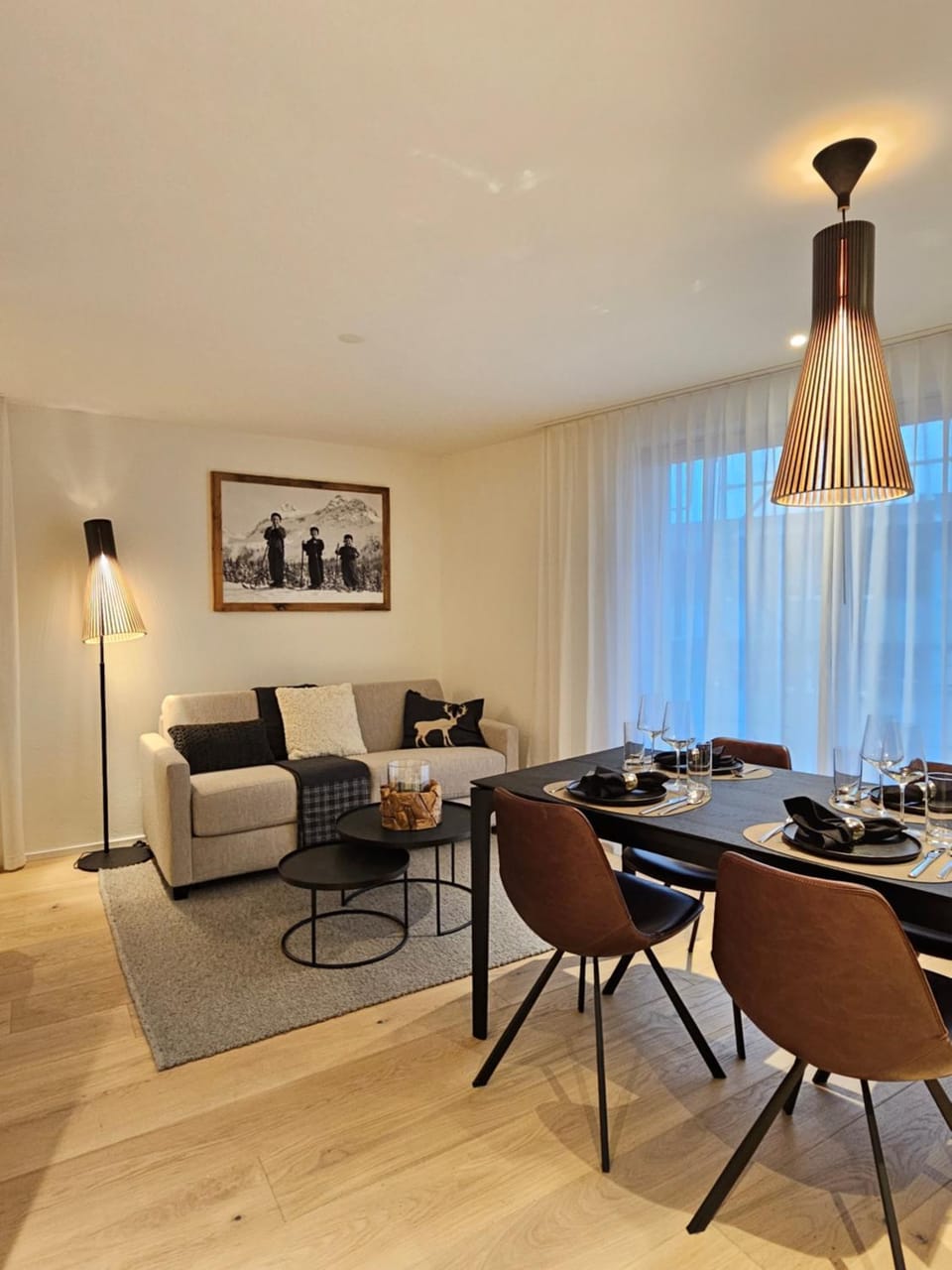 Living room, Seating area, Dining area