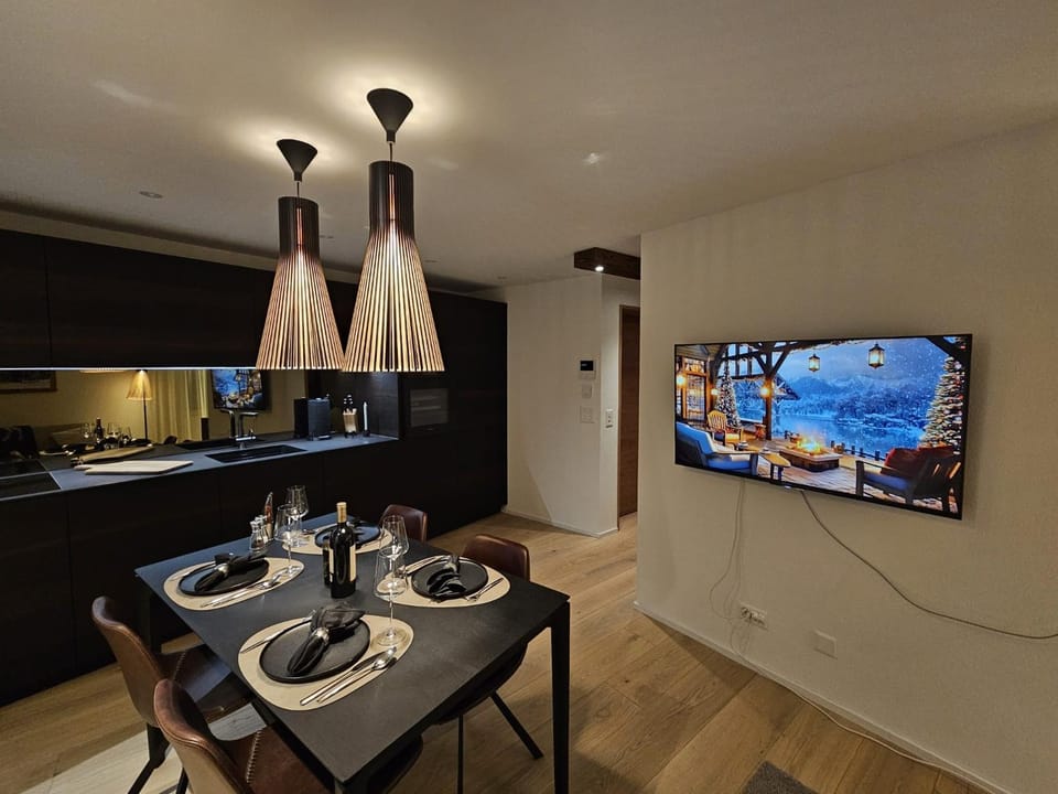 TV and multimedia, Kitchen or kitchenette, Dining area