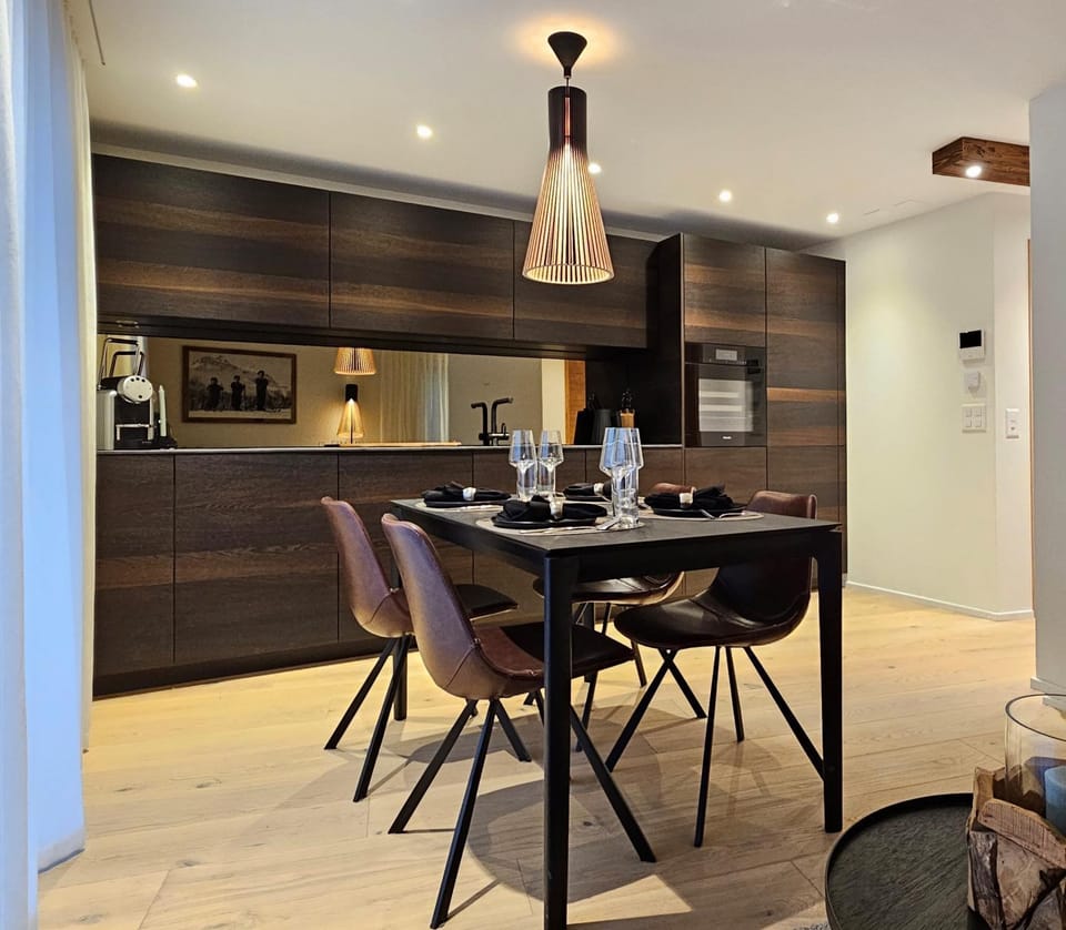 Kitchen or kitchenette, Seating area, Dining area, minibar