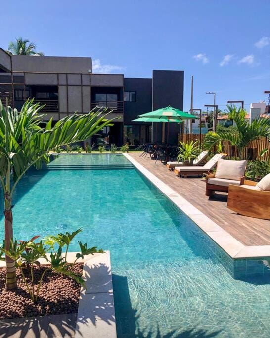 Property building, Day, Garden, Pool view, Swimming pool