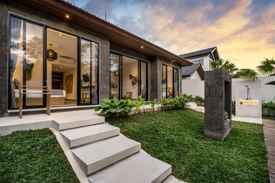 Property building, Garden, Garden view, Pool view