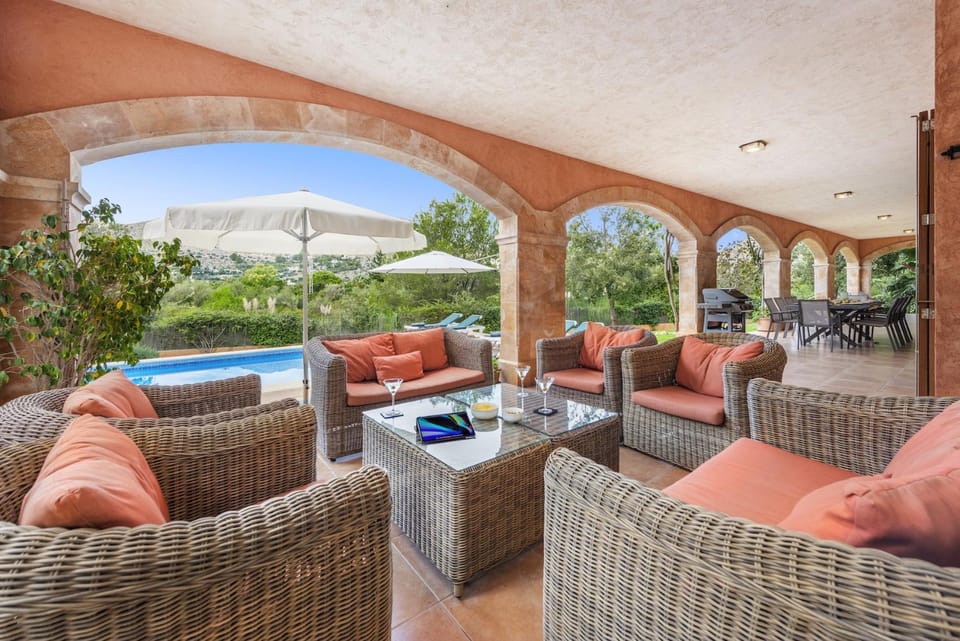 Patio, Day, Natural landscape, Garden, View (from property/room), Balcony/Terrace, Living room, Seating area, Garden view, Mountain view, Pool view, Swimming pool, sunbed
