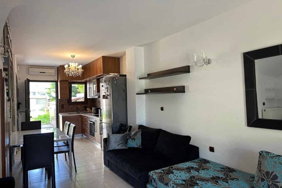 Kitchen or kitchenette, Living room, Dining area