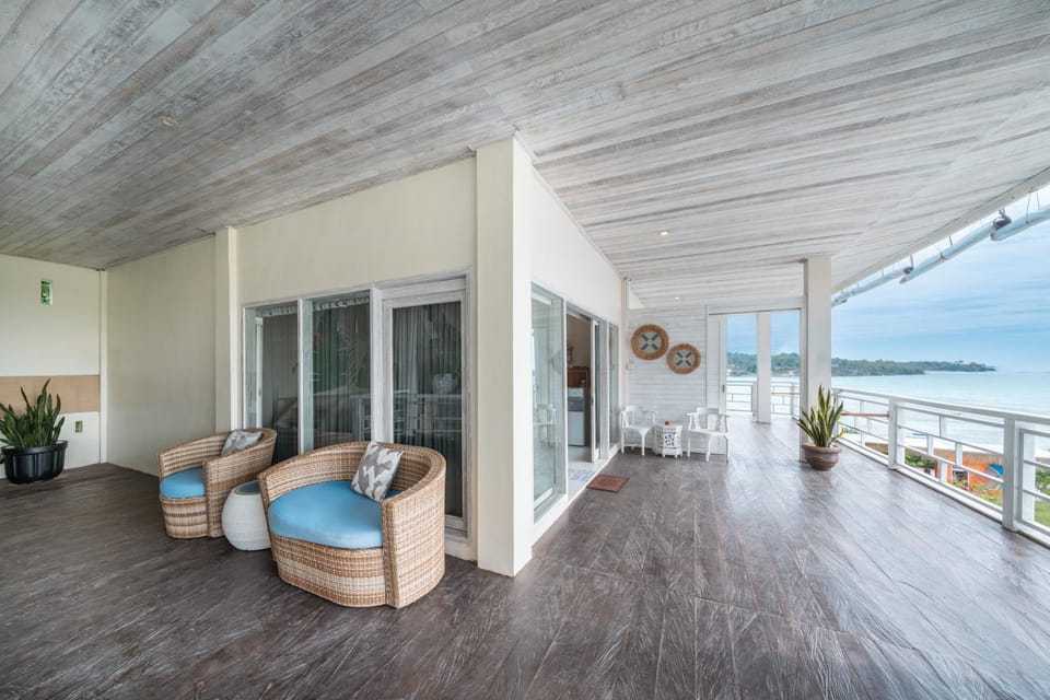 Patio, Natural landscape, View (from property/room), Balcony/Terrace, Seating area, Sea view