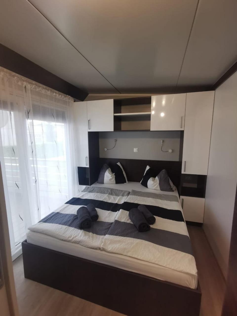 Bed, Photo of the whole room, Bedroom, wardrobe