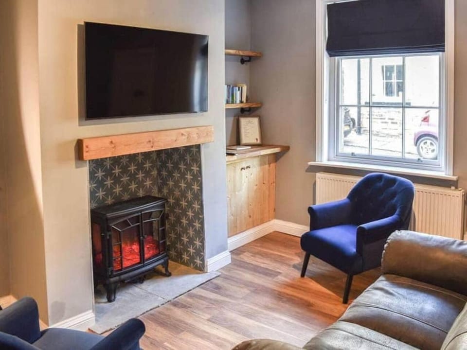 Cosy 2-Bed Cottage in a World Heritage Village House in Bradford