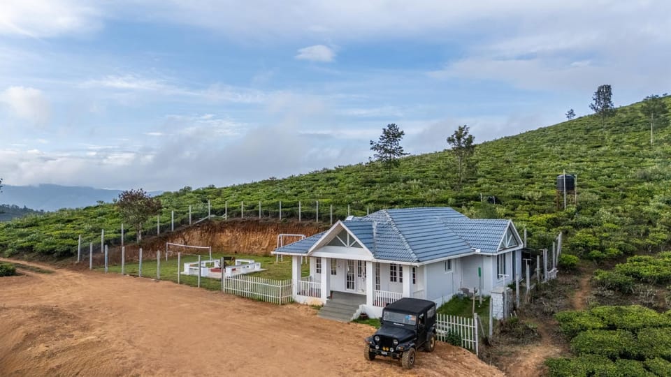 Property building, Natural landscape, Garden, Garden view, Mountain view