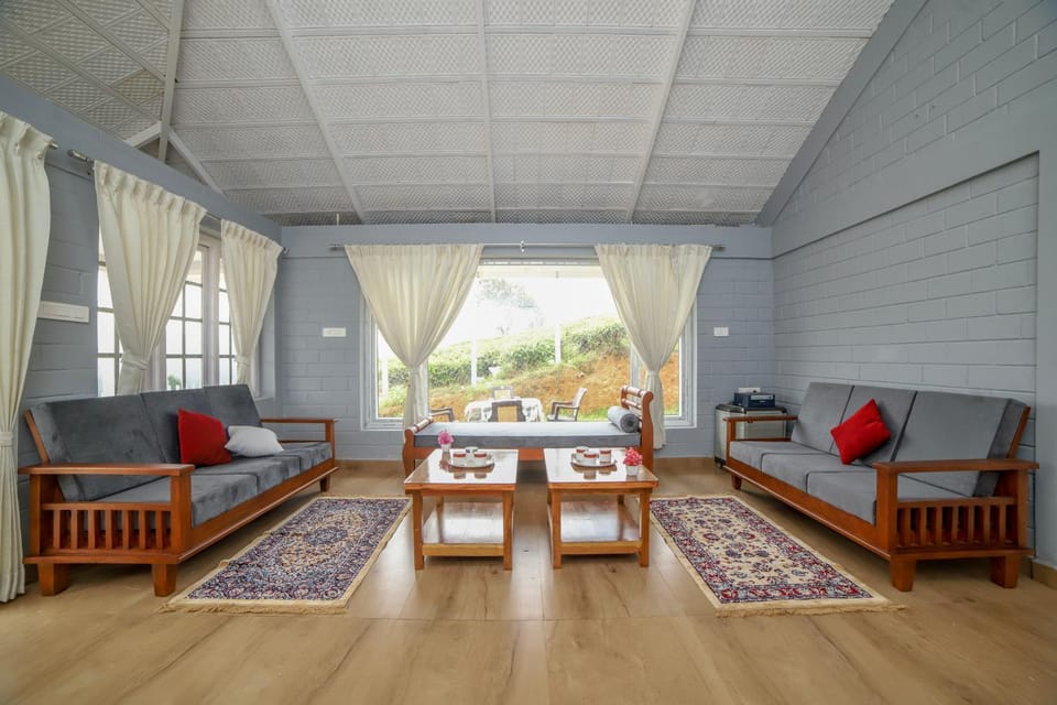 Living room, Seating area, Breakfast