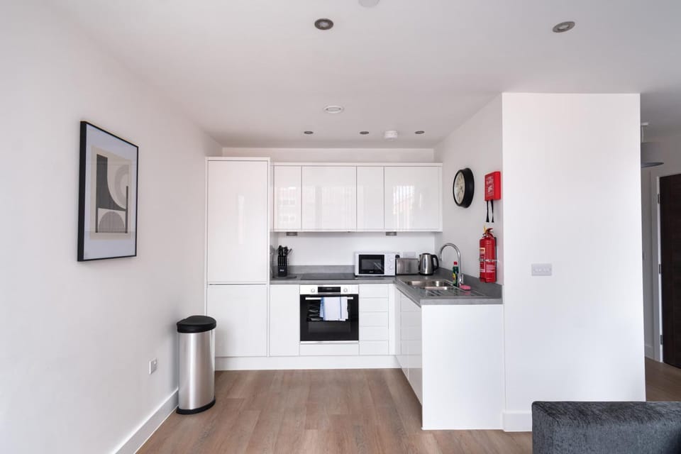 Stay Zeni, Alexandra Rise Manchester Smart Studio Apartment in Stretford
