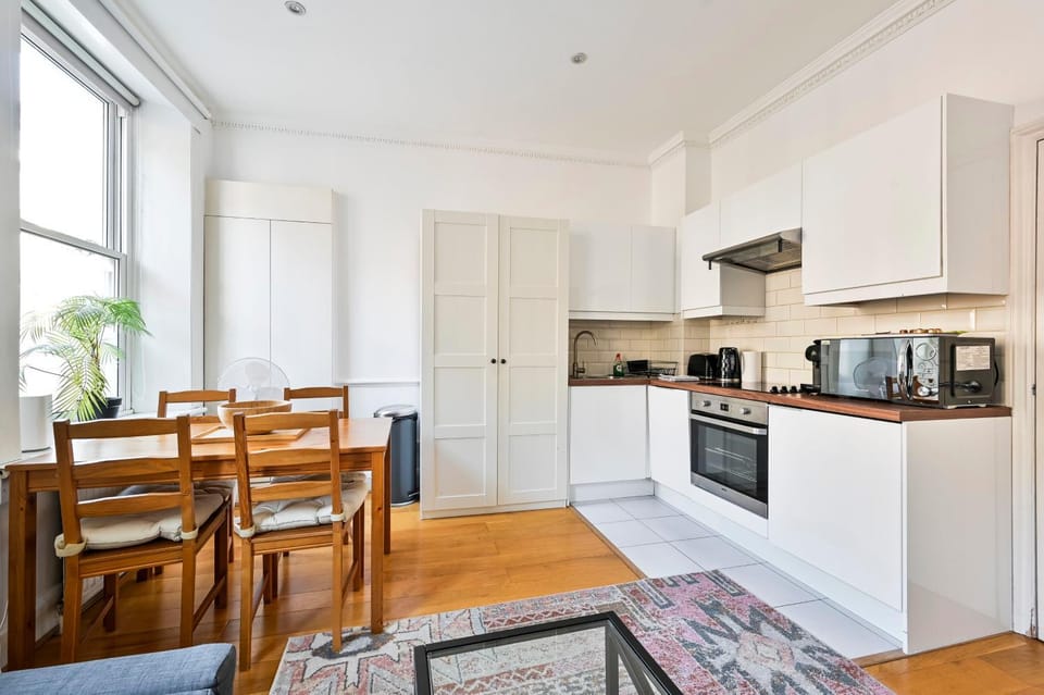 Dining area, oven, kitchen