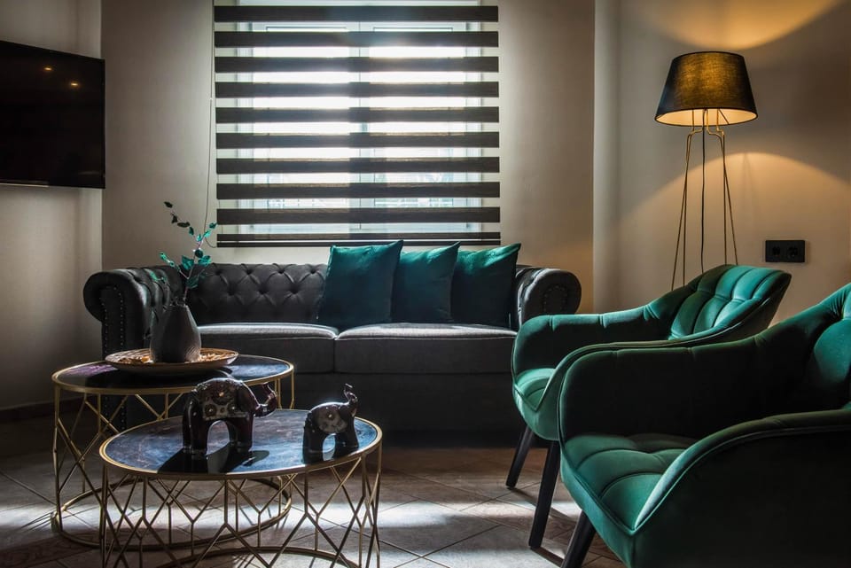 Living room, Seating area, flat iron