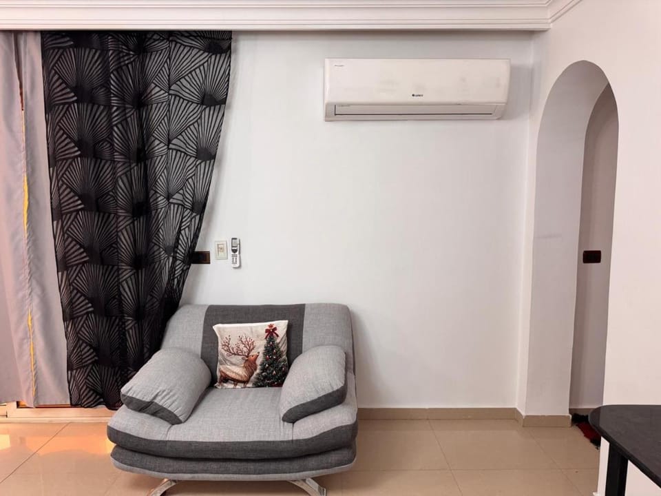 Living room, Seating area, air conditioner