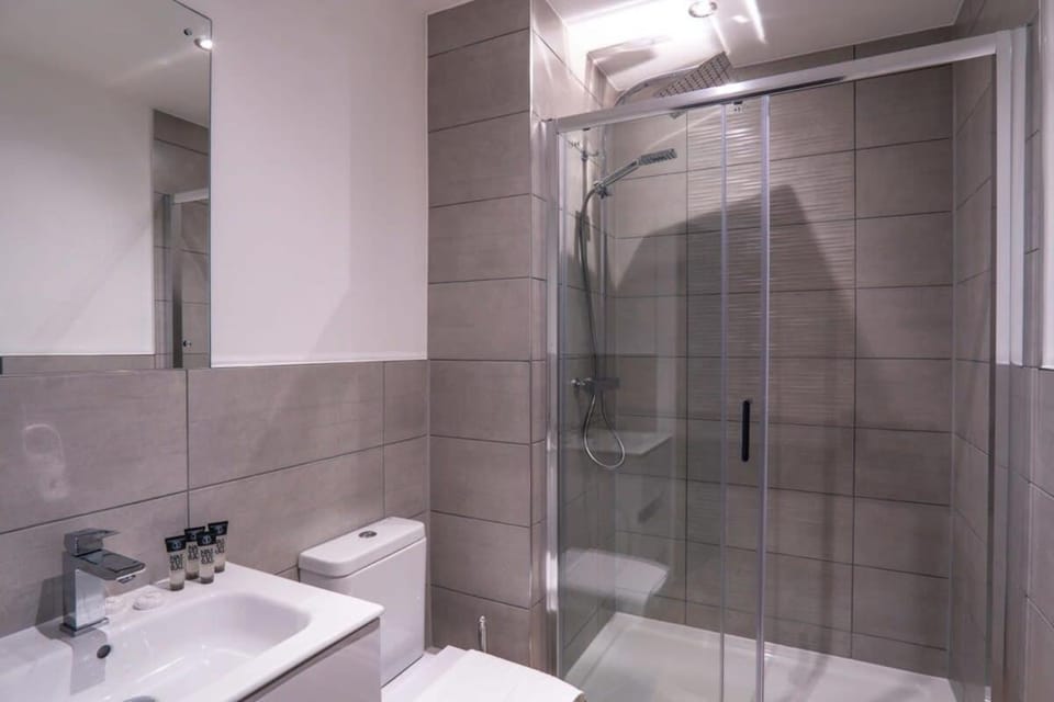 Stay Zeni, Alexandra Rise Manchester Chic Studio Apartment in Stretford