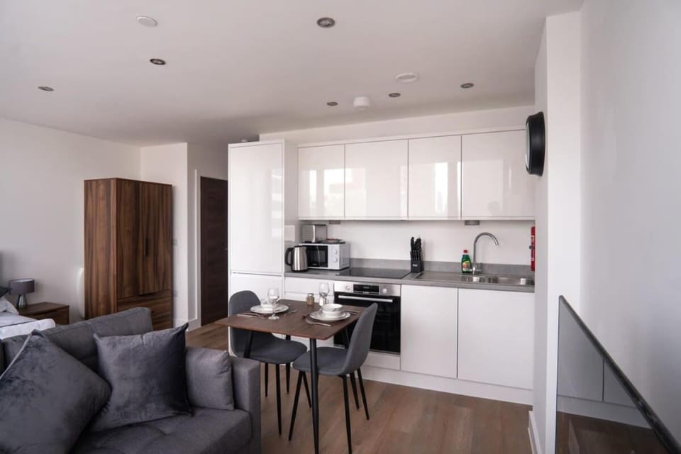 Stay Zeni, Alexandra Rise Manchester Chic Studio Apartment in Stretford
