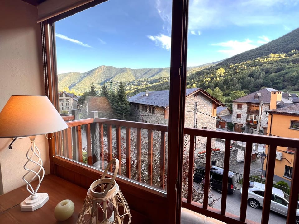 Property building, Day, Natural landscape, View (from property/room), Balcony/Terrace, Mountain view, Parking