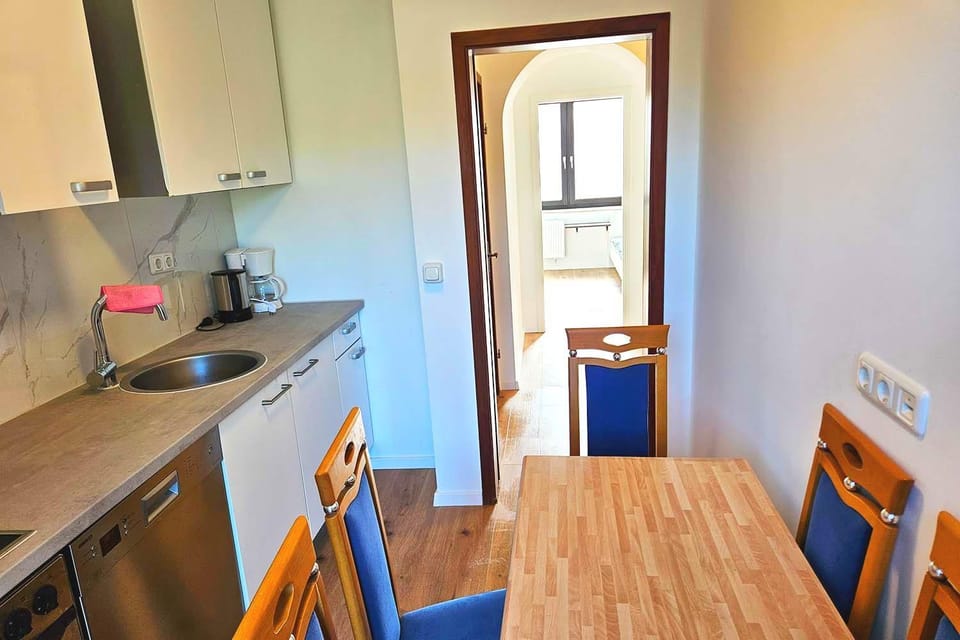 Kitchen or kitchenette, oven, stove