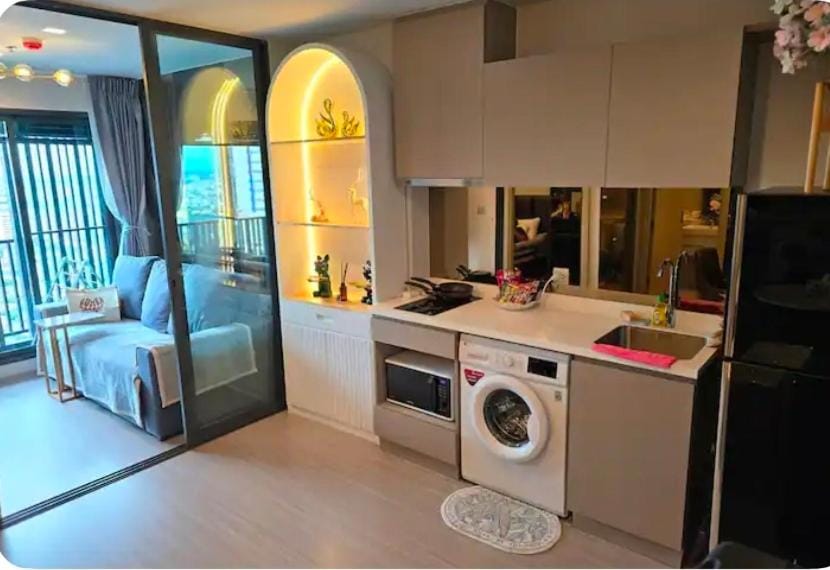 1 BR plus@42th FL /2-3 min walk to BTS MRT Ladprao Apartment in Bangkok