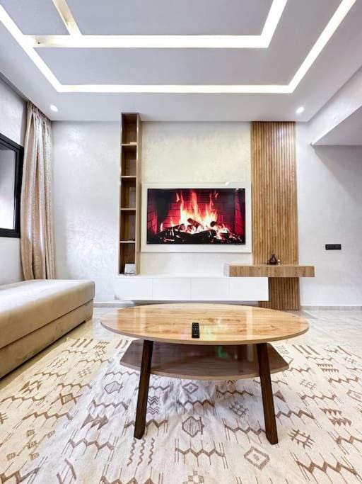 Spacious duplex with pool central near M avenue Apartment in Marrakesh