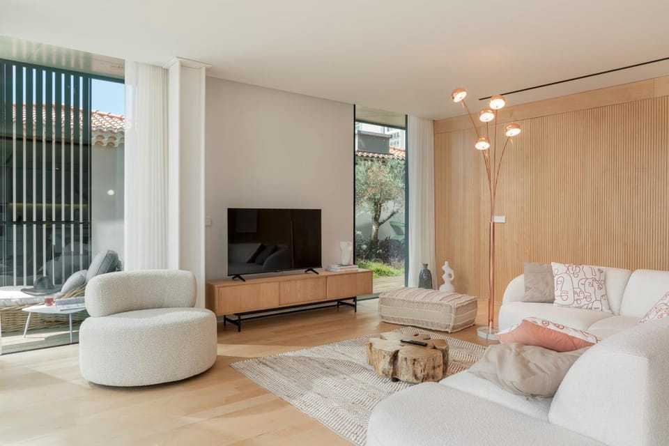 Communal lounge/ TV room, TV and multimedia, Living room, Seating area