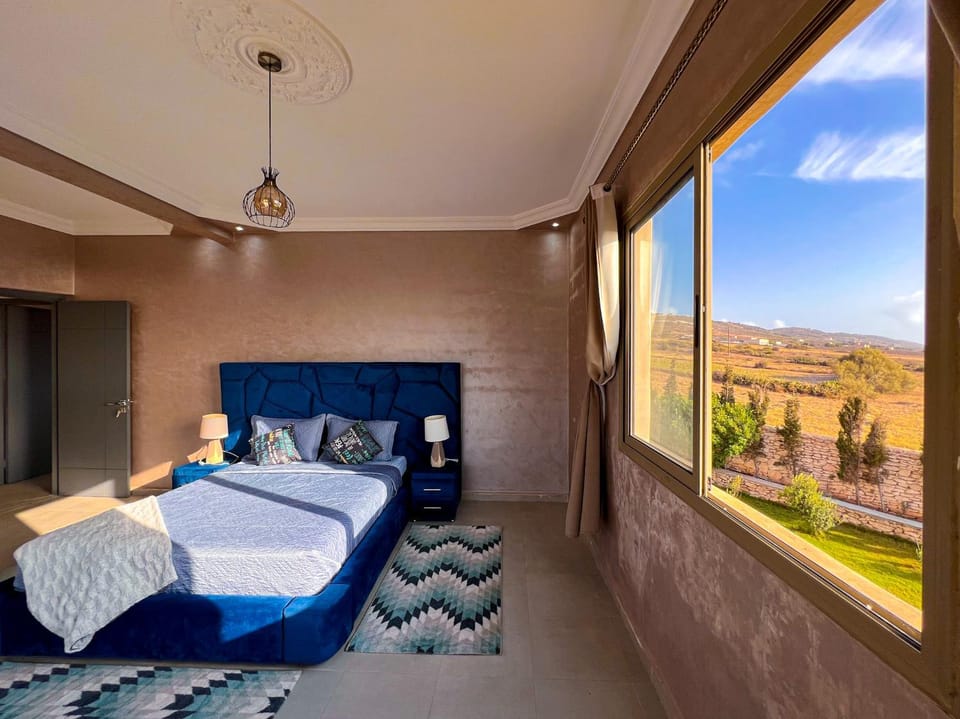 Bed, Natural landscape, View (from property/room), Balcony/Terrace, Photo of the whole room, Bedroom, Mountain view