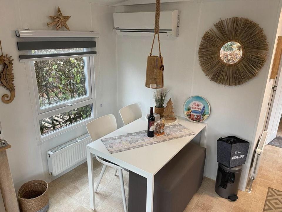 Dining area, kitchen, air conditioner