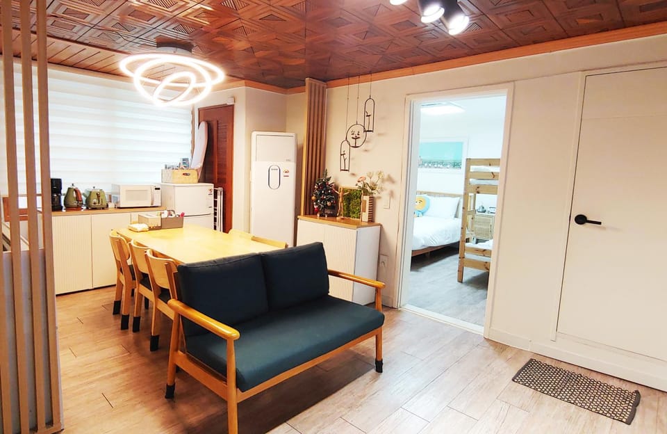 Communal lounge/ TV room, Living room, Dining area
