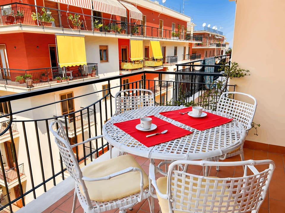 Patio, Neighbourhood, Balcony/Terrace, Dining area, Breakfast