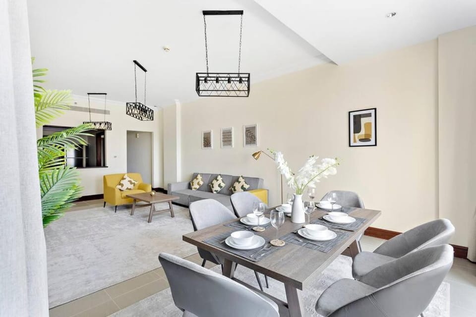 StoneTree - Luxurious 2 BR Apartment in Palm Jumeirah Apartment in Dubai