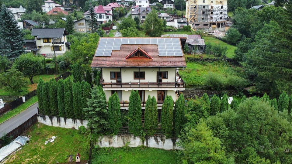 Property building, Natural landscape, Bird's eye view, Garden view