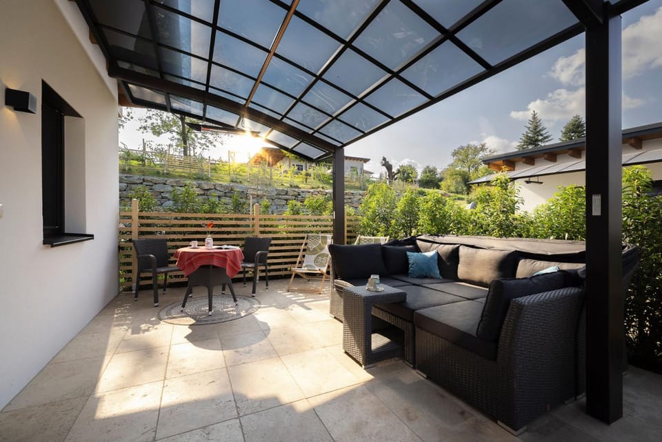 TV and multimedia, Balcony/Terrace, Balcony/Terrace, Seating area, Garden view, Inner courtyard view
