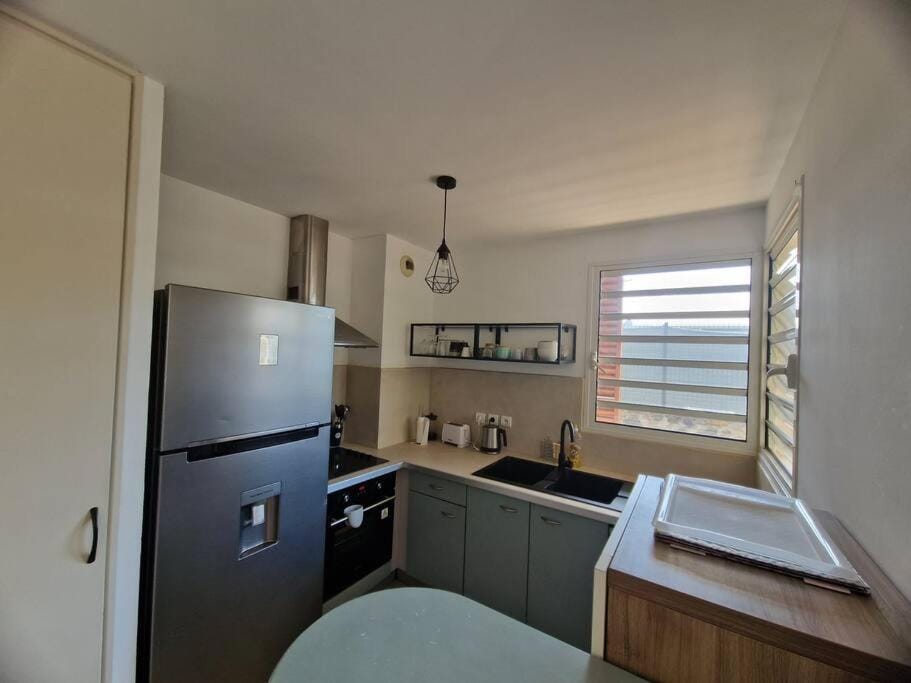 Coffee/tea facilities, Kitchen or kitchenette, dishwasher, oven, stove