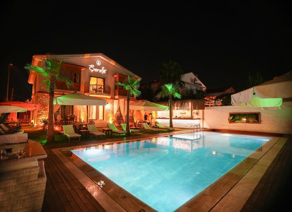 Night, Pool view, Swimming pool, sunbed