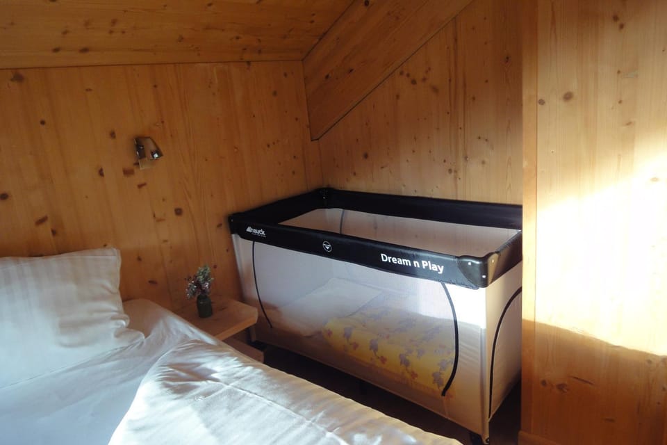 Bedroom, cot