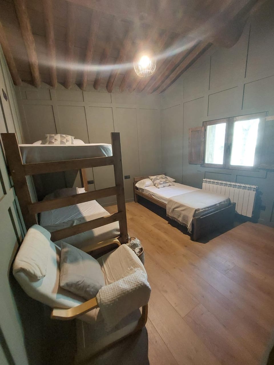 Bed, bunk bed