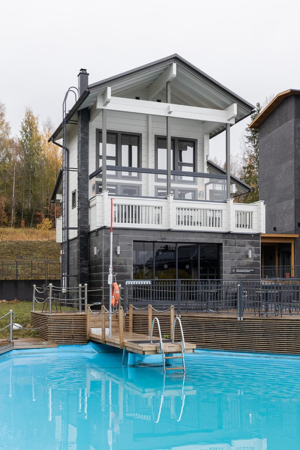 Nearby landmark, Day, Sauna, Landmark view, Swimming pool, Open Air Bath