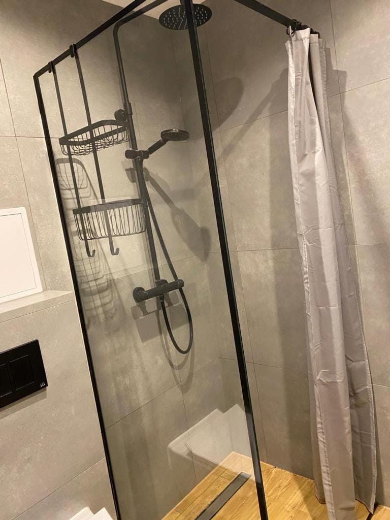 Shower, Bathroom, towels